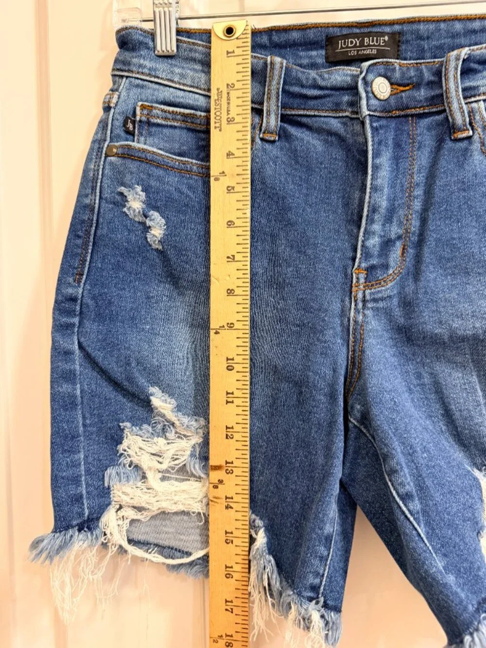 Judy Blue Distressed Raw Hem Bermuda Shorts M JB15280